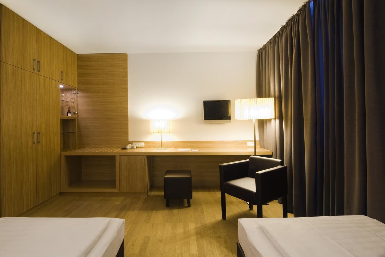 Hotel Thalmair Munchen Bagian luar foto
